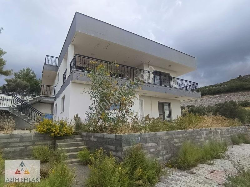 Torbalı Demirci Köyünde Satılık 2 Kat Bina