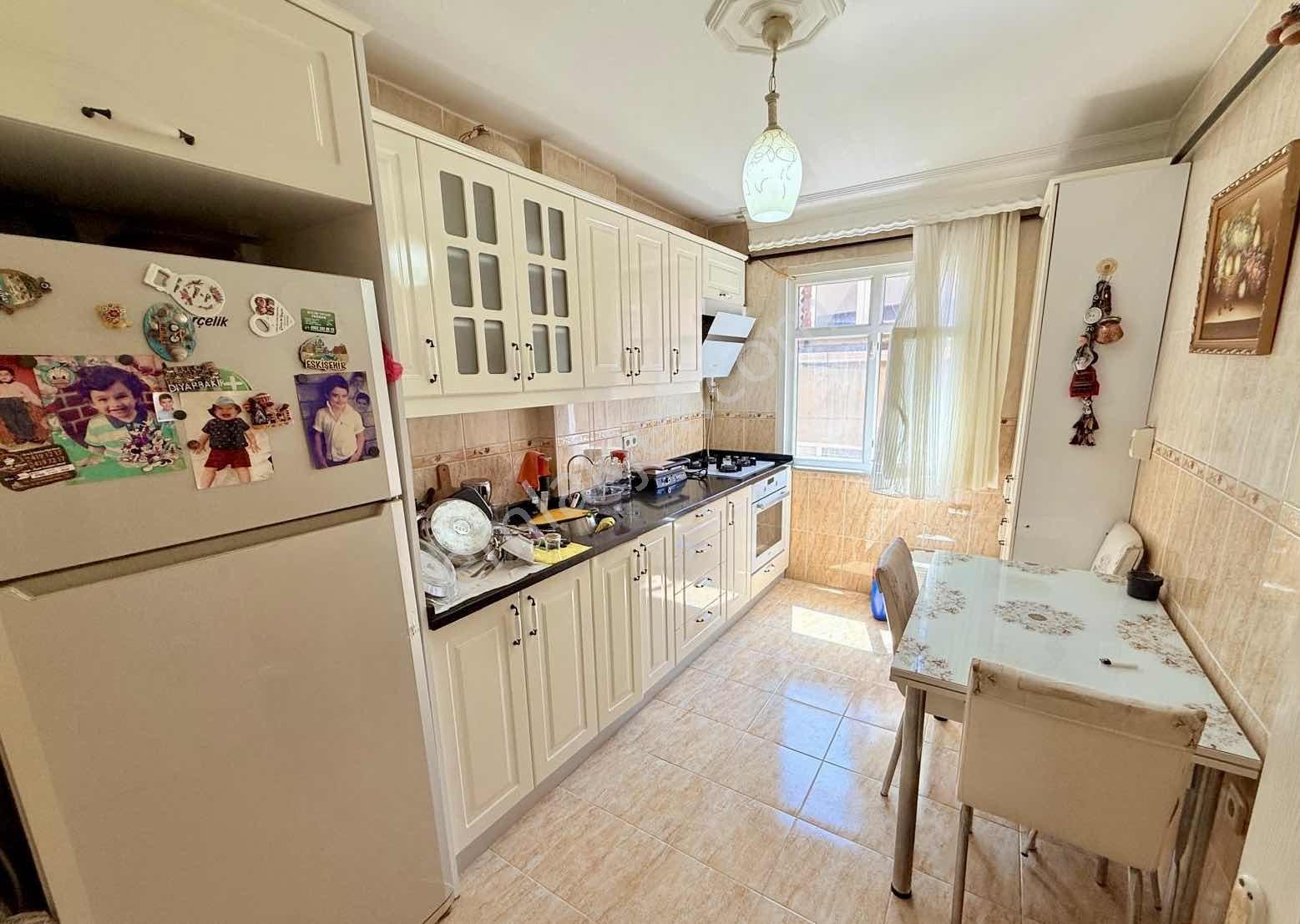 Mercan Emlak'tan Gazi Mah. Satılık 2+1 Ara Kat Daire — fotoğraf 8