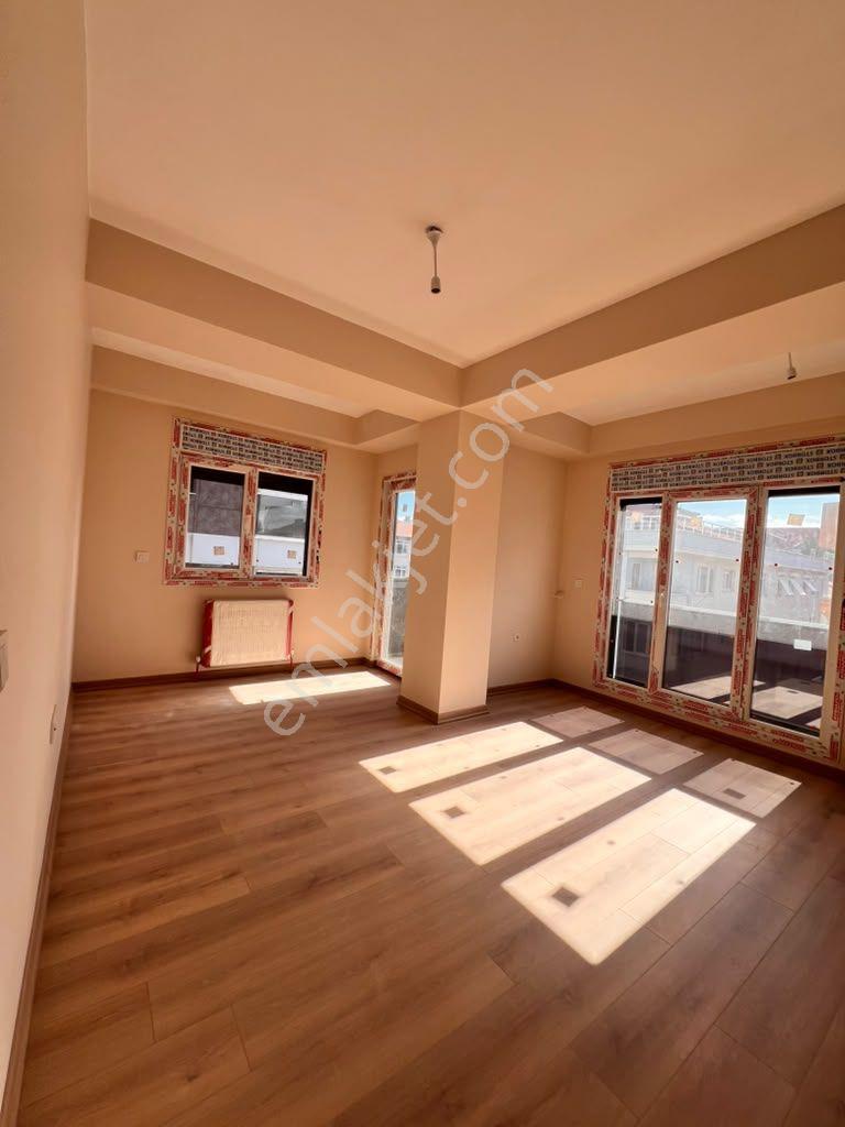 Kaçmaz'dan Küçükyalı Sahil Ve Marmaraya 5 Dk Yürüme Ön Köşe 2+1 — fotoğraf 2