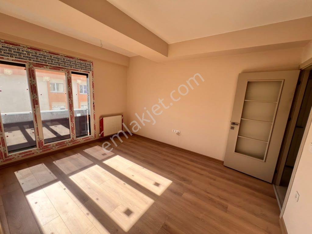 Kaçmaz'dan Küçükyalı Sahil Ve Marmaraya 5 Dk Yürüme Ön Köşe 2+1 — fotoğraf 5