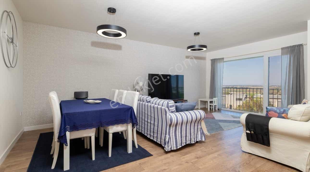 35.sokak Sitesi Körfez Manzaralı 3+1 Balkonlu Satılık — fotoğraf 9