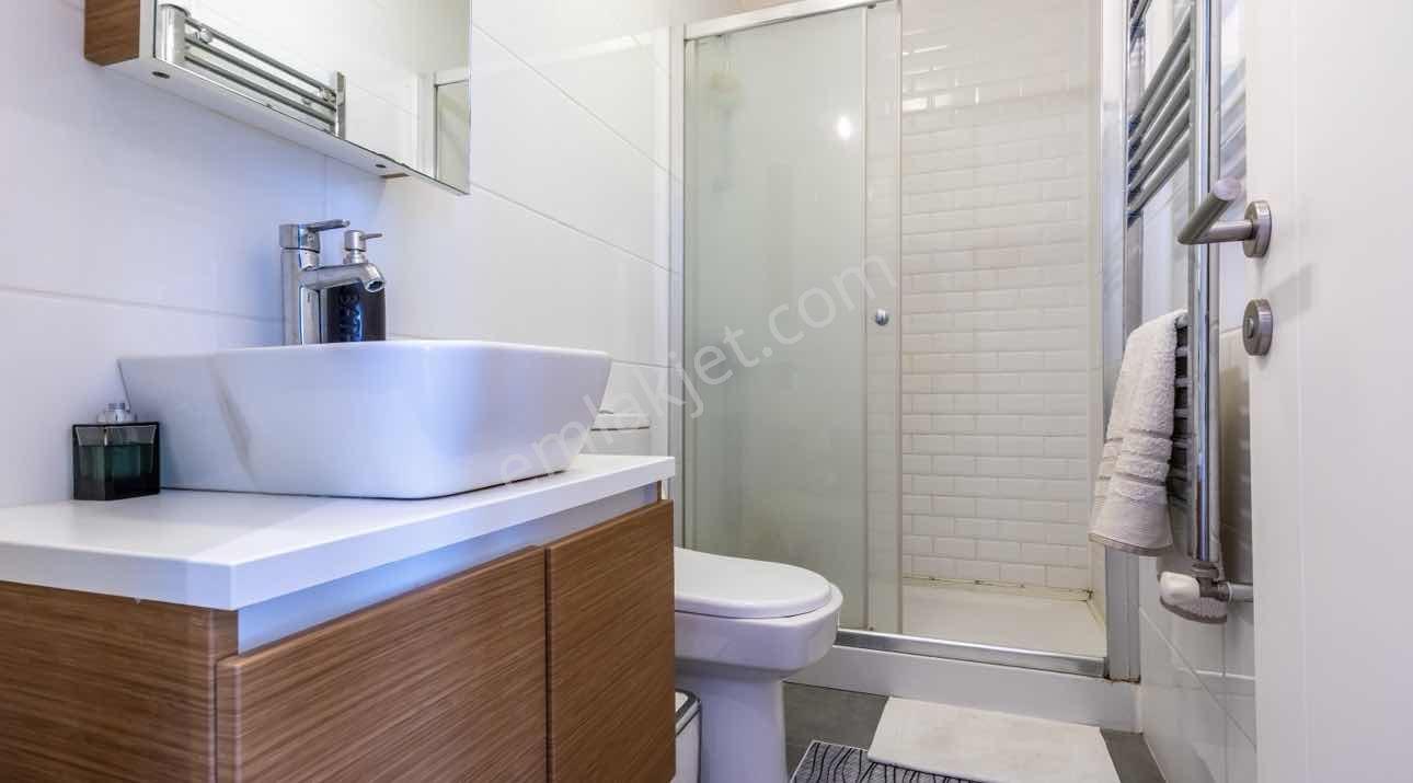 35.sokak Sitesi Körfez Manzaralı 3+1 Balkonlu Satılık — fotoğraf 24