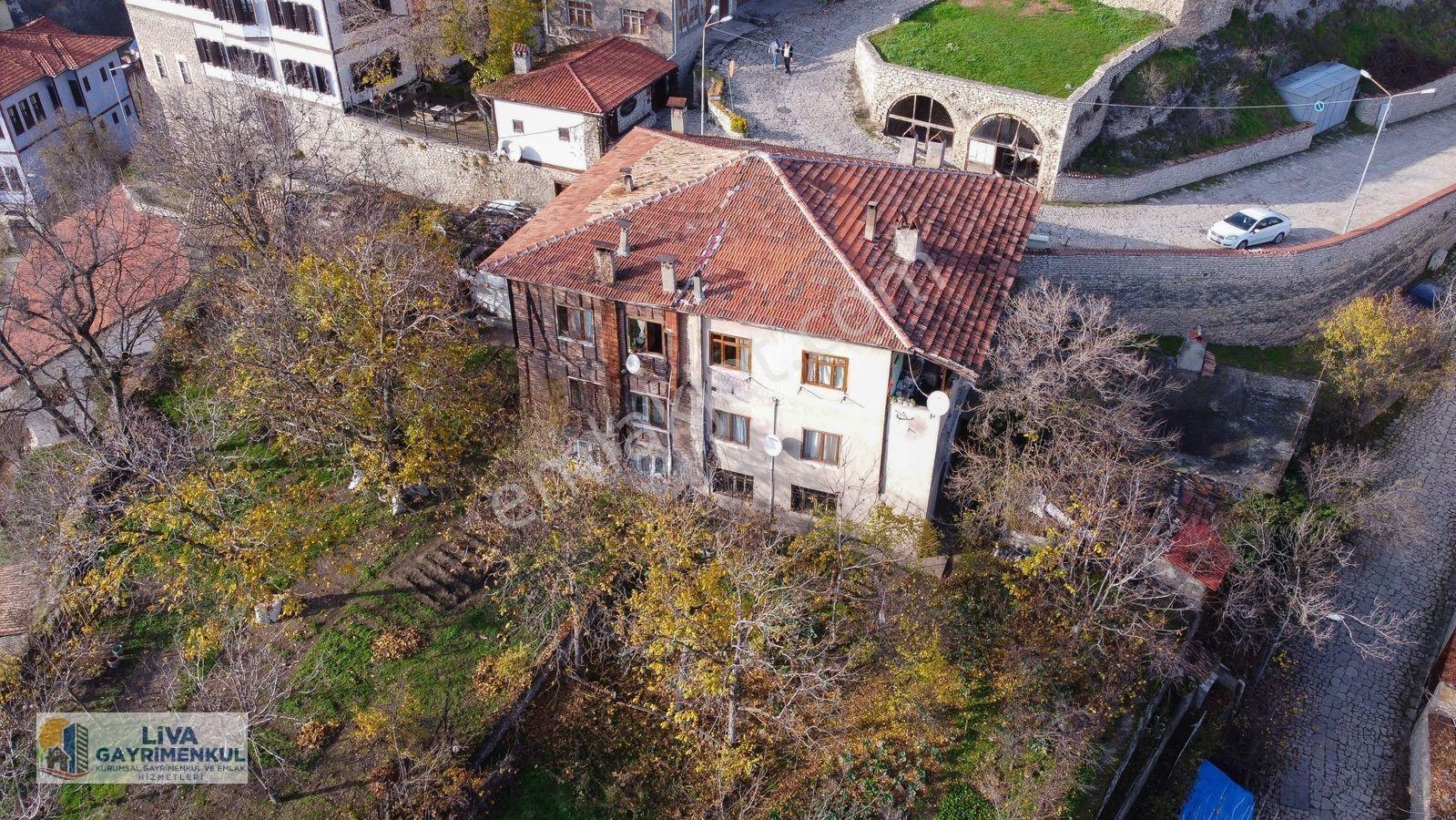 Karabük Safranbolu Çeşme Mahallesinde Tarihi Ev Ve Arsası — fotoğraf 9