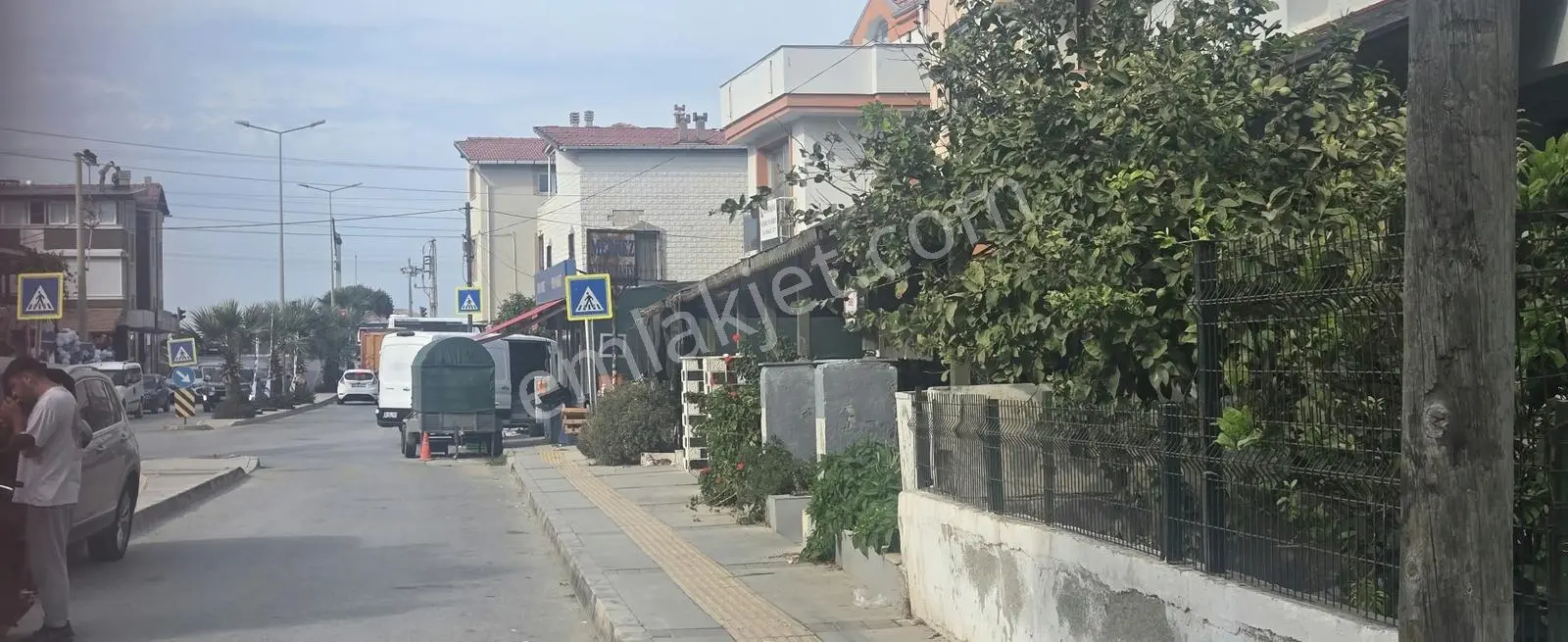 Urla Zeytinalanı Merkezin De 4 Dükkan 2 Daireli Bina — fotoğraf 5