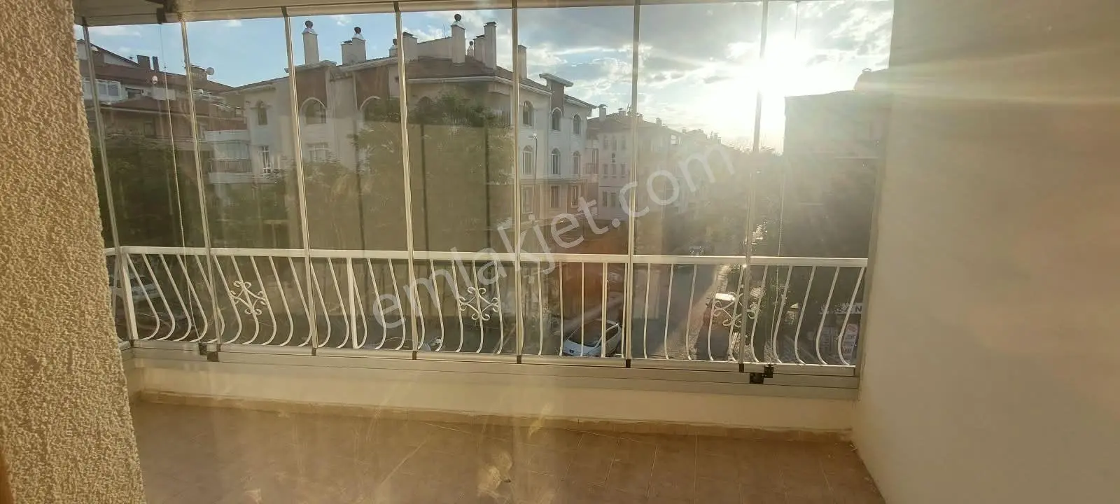 Toprak Emlaktan Ank Keçiören Aktepe Mah De 3+1 Cadde Üzerinde Daire — fotoğraf 3