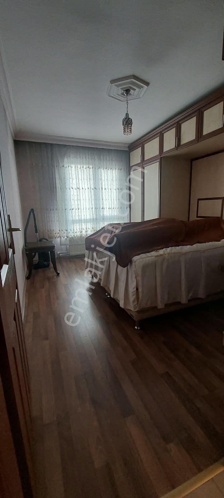 Toprak Emlaktan Ank Keçiören Aktepe Mah De 3+1 Cadde Üzerinde Daire — fotoğraf 16
