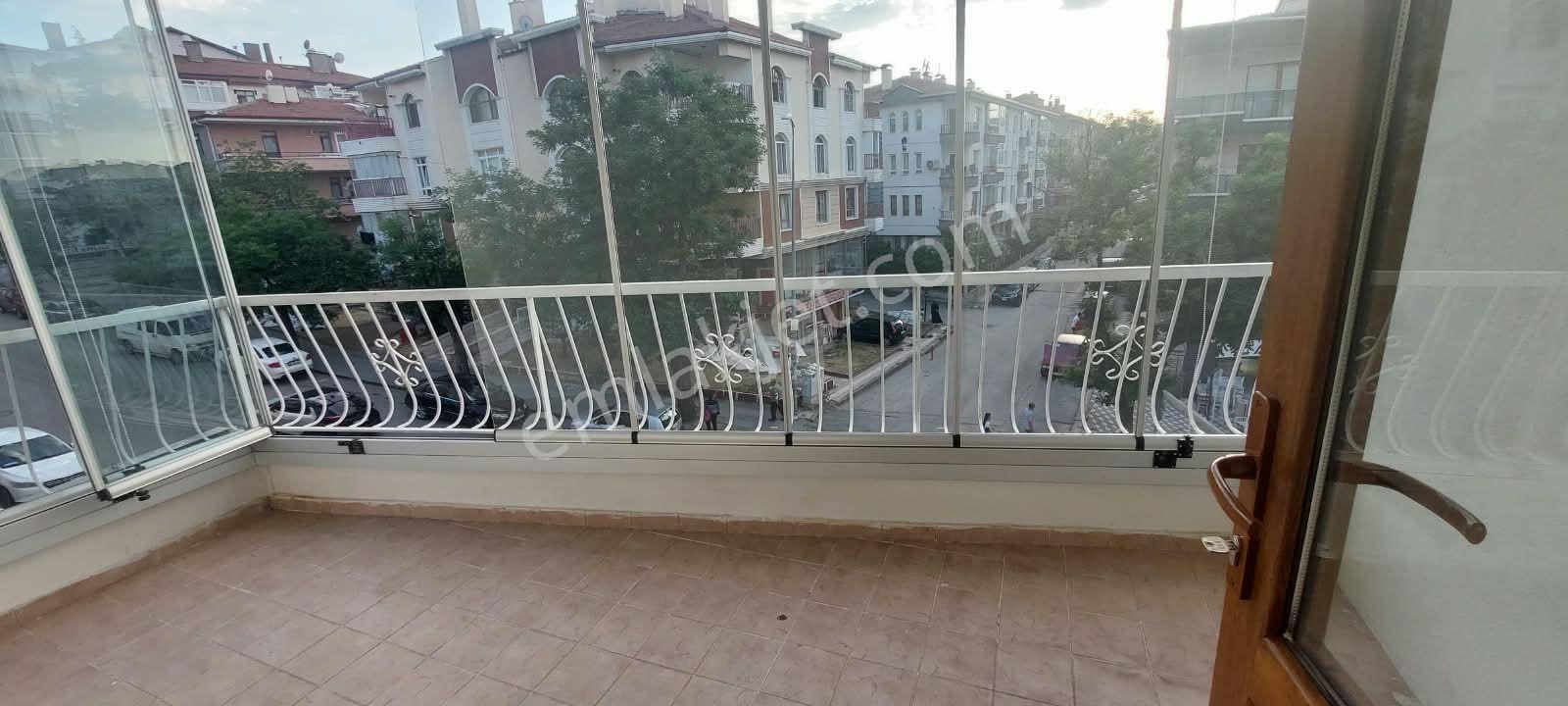 Toprak Emlaktan Ank Keçiören Aktepe Mah De 3+1 Cadde Üzerinde Daire — fotoğraf 27