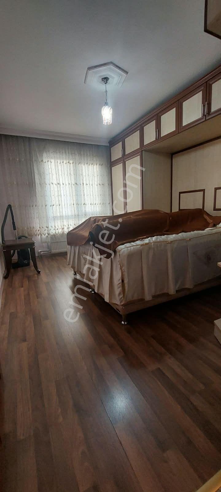 Toprak Emlaktan Ank Keçiören Aktepe Mah De 3+1 Cadde Üzerinde Daire — fotoğraf 28