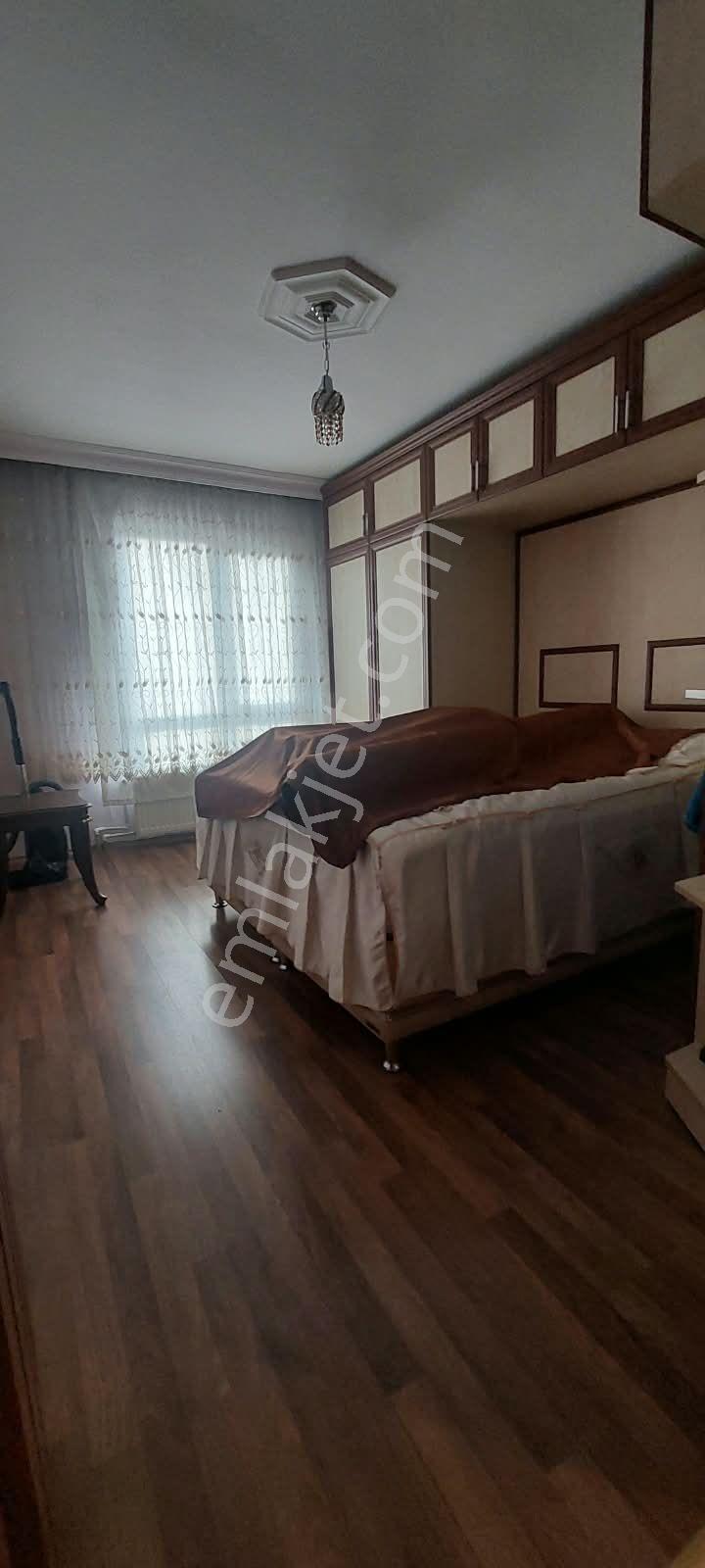 Toprak Emlaktan Ank Keçiören Aktepe Mah De 3+1 Cadde Üzerinde Daire — fotoğraf 29
