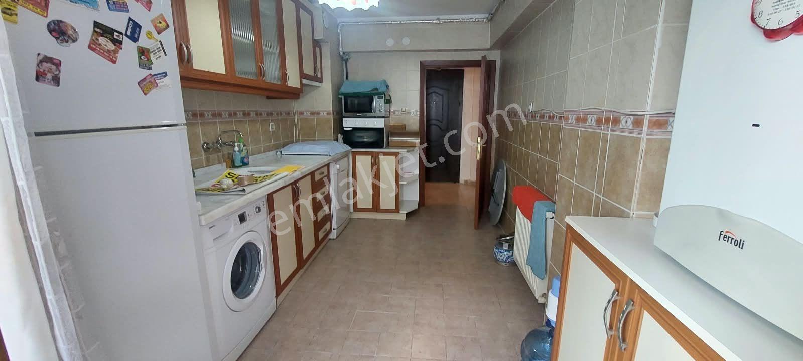 Toprak Emlaktan Ank Keçiören Aktepe Mah De 3+1 Cadde Üzerinde Daire — fotoğraf 31