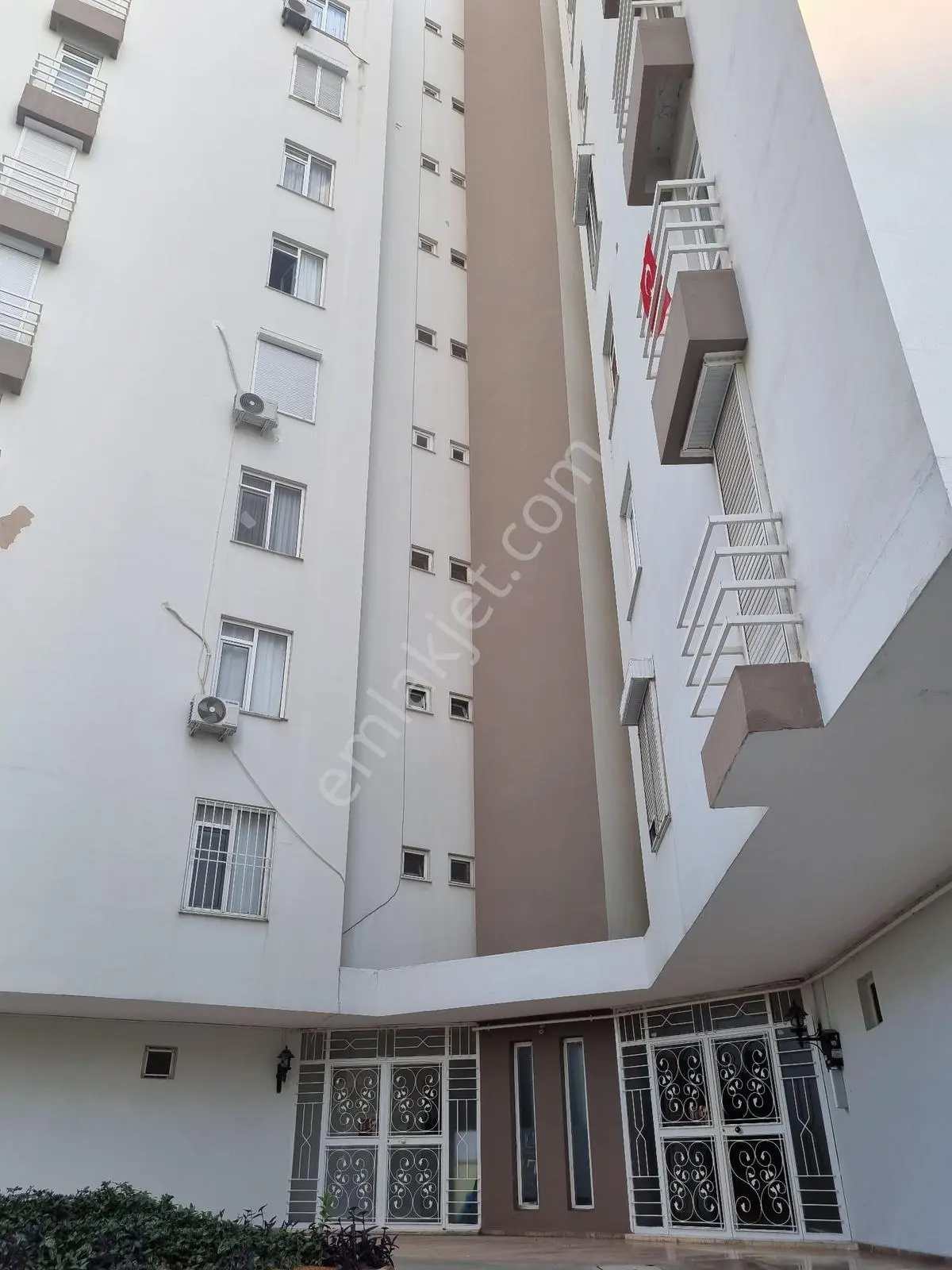Satılık Bakımlı Ve Geniş 3+1 Daire — fotoğraf 4