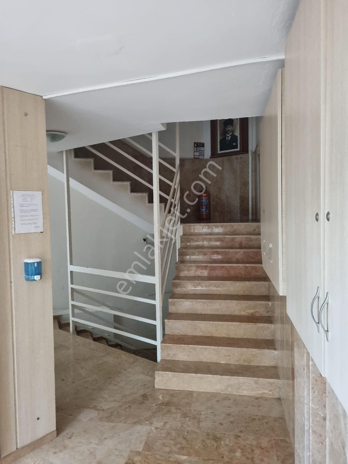 Satılık Bakımlı Ve Geniş 3+1 Daire — fotoğraf 6