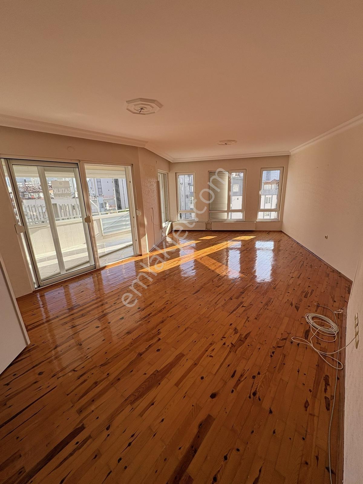 Satılık Bakımlı Ve Geniş 3+1 Daire — fotoğraf 9