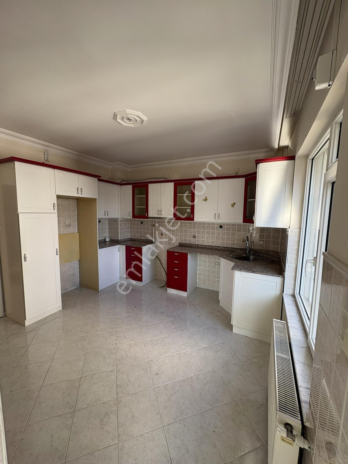 Satılık Bakımlı Ve Geniş 3+1 Daire — fotoğraf 12