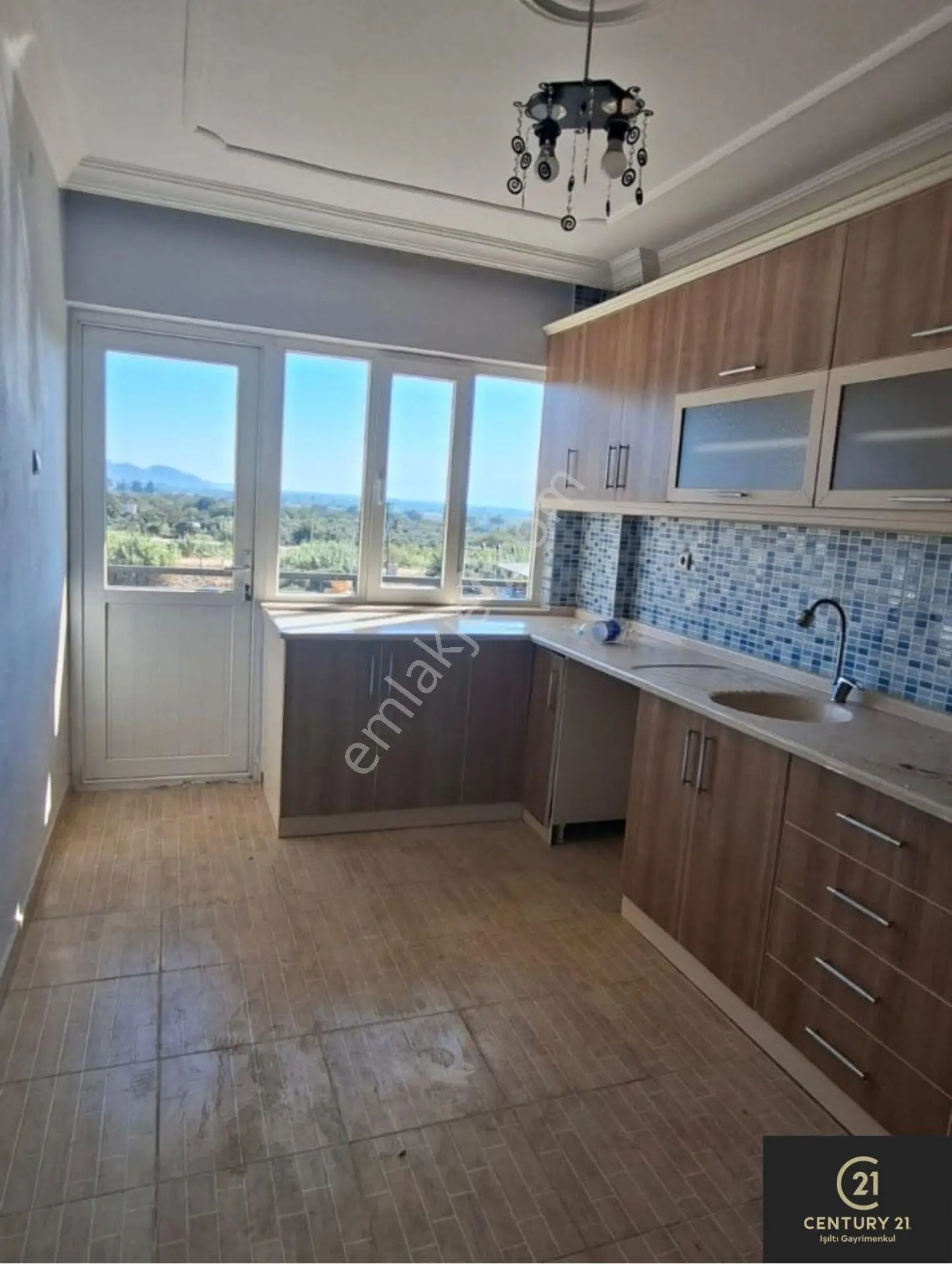 Century21 Işıltı'dan Umurlu'da 2+1 Daire — fotoğraf 20