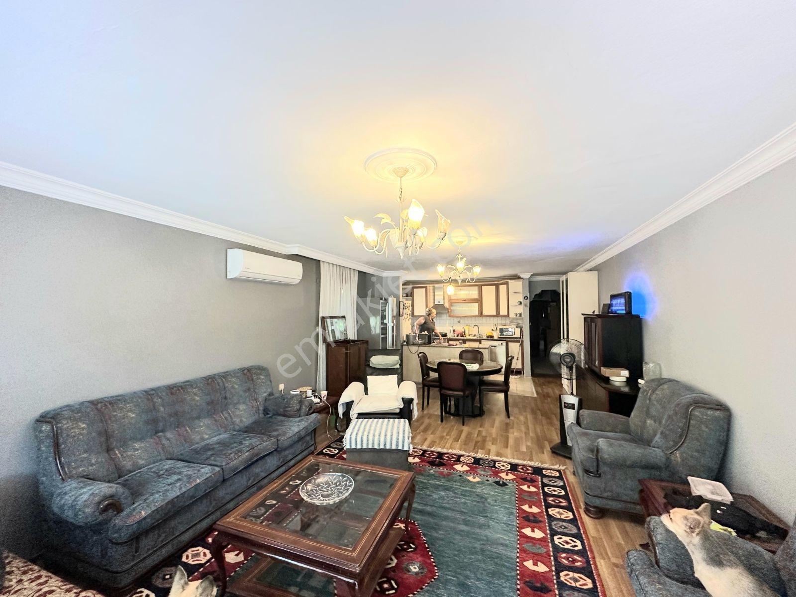 Kuşadası Marinada Sahile 150 M Mesafede 3+1 Satılık Daire — fotoğraf 7