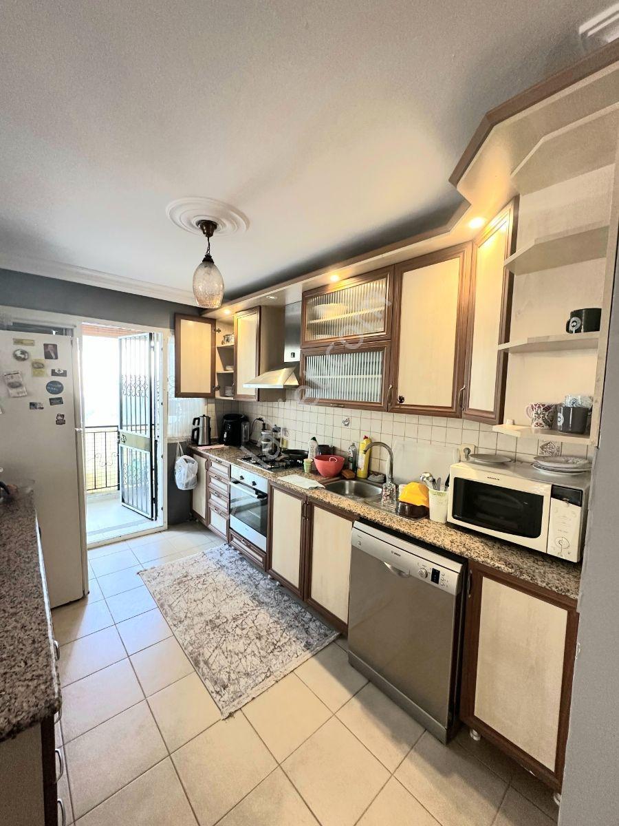 Kuşadası Marinada Sahile 150 M Mesafede 3+1 Satılık Daire — fotoğraf 8