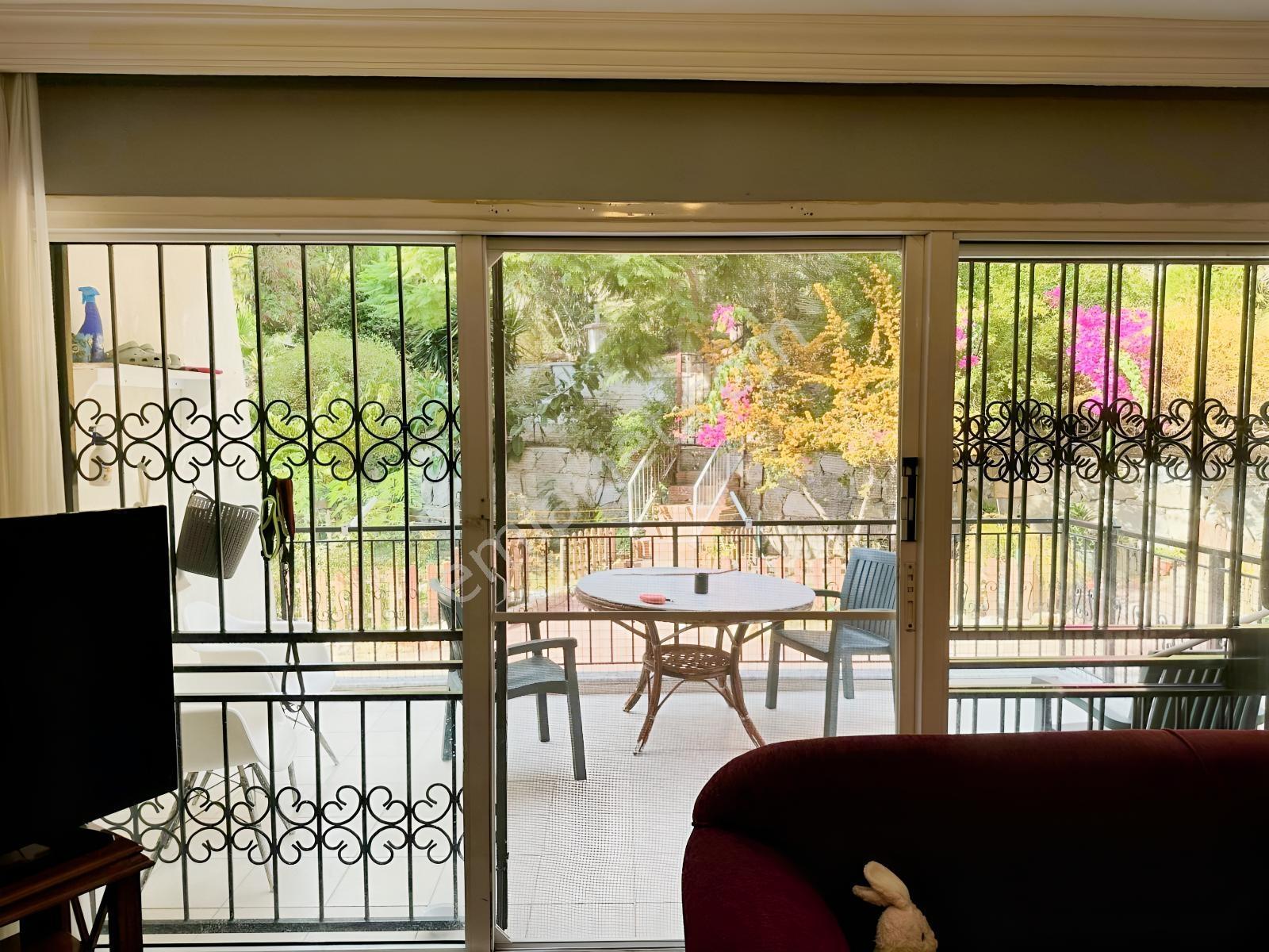 Kuşadası Marinada Sahile 150 M Mesafede 3+1 Satılık Daire — fotoğraf 20