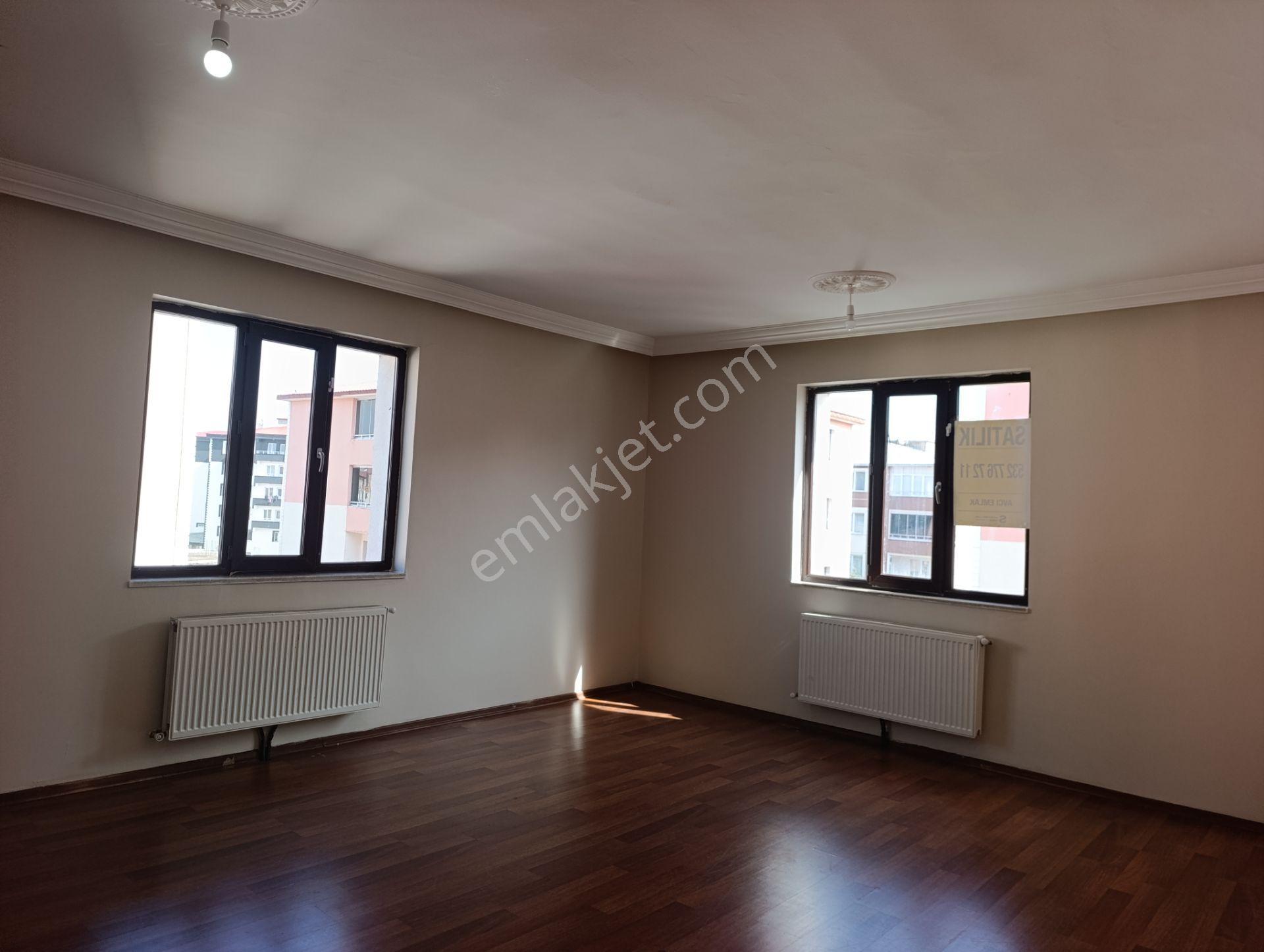 Yenişehir Mahallesi'nde Satılık Site İçerisinde Arakatta 3+1 Daire — fotoğraf 2