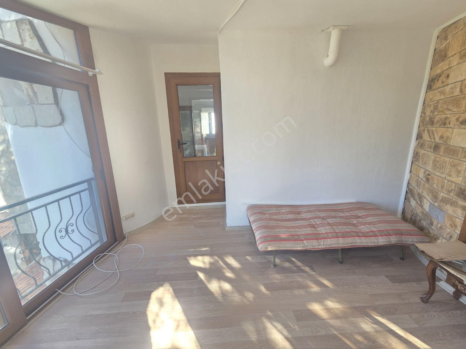 Yenifoça Narezende Satılık Bahçeli 3+1 Dubleks Villa — fotoğraf 25