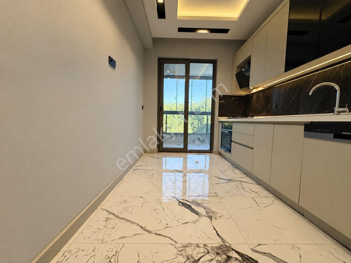 Yükselden Altınkumda Ara Kat 2+1 Yerden Isıtma Ebeveyn Banyo — fotoğraf 3
