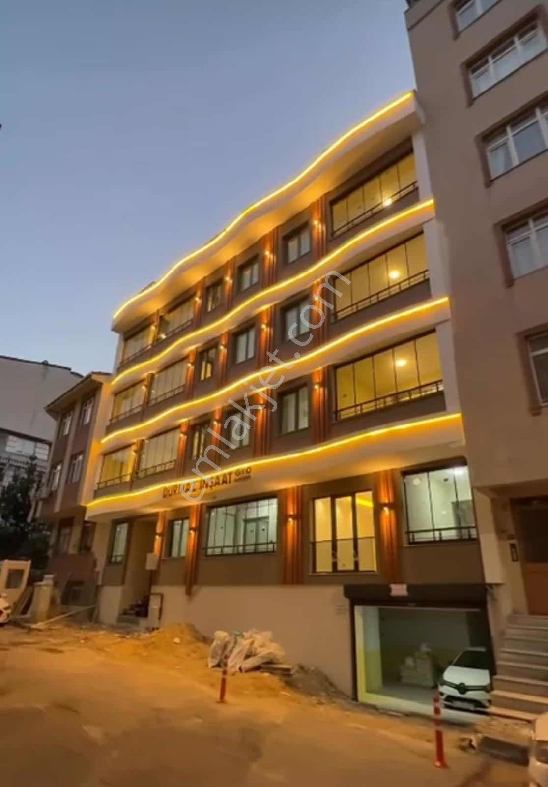 Arakat Seviyesinde Yüksek Giriş Balkonlu Otoparklı Daire — fotoğraf 2