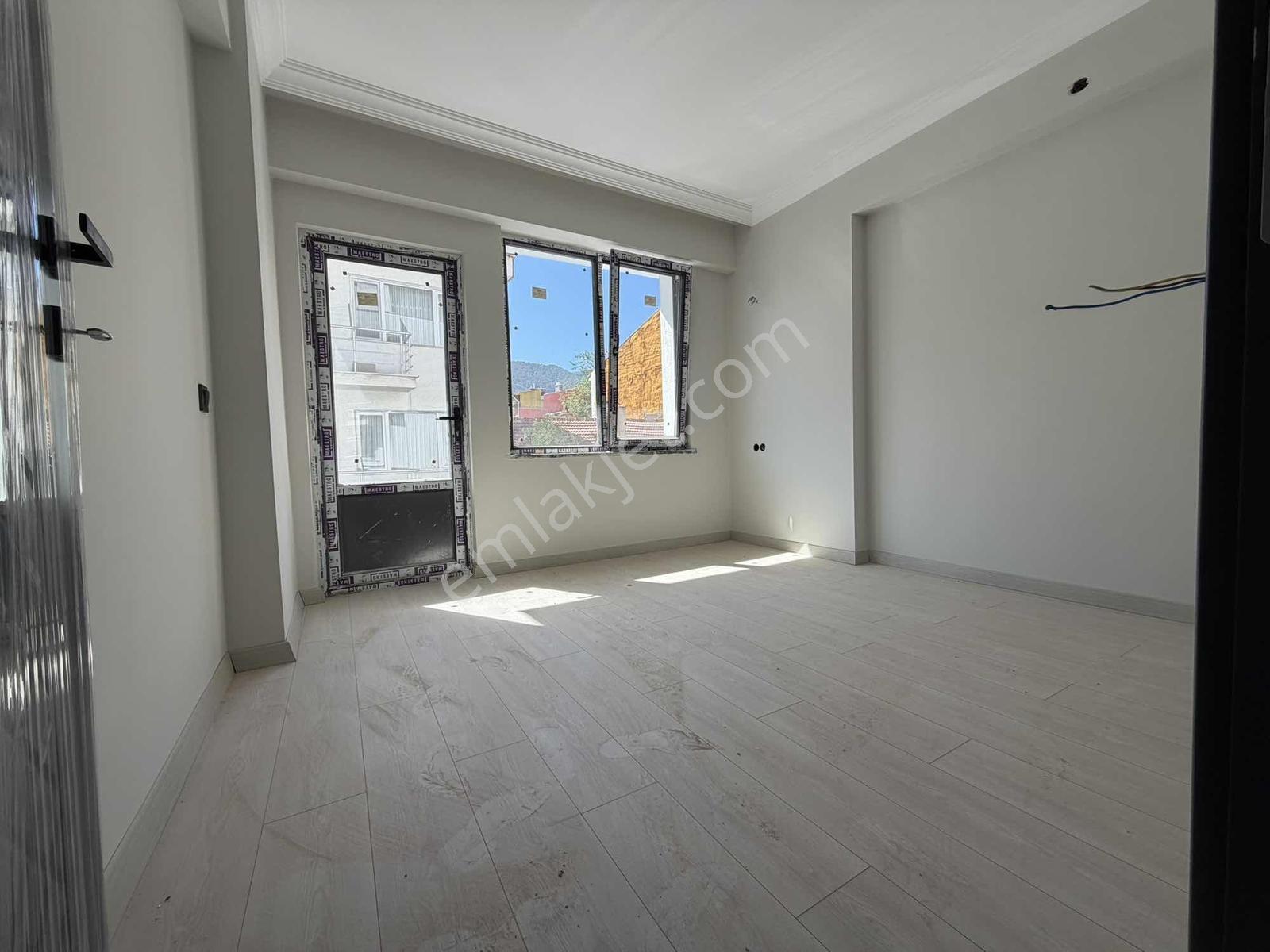Kolçan Emlak'tan Bahçelievler'de 2+1 Daireler — fotoğraf 3