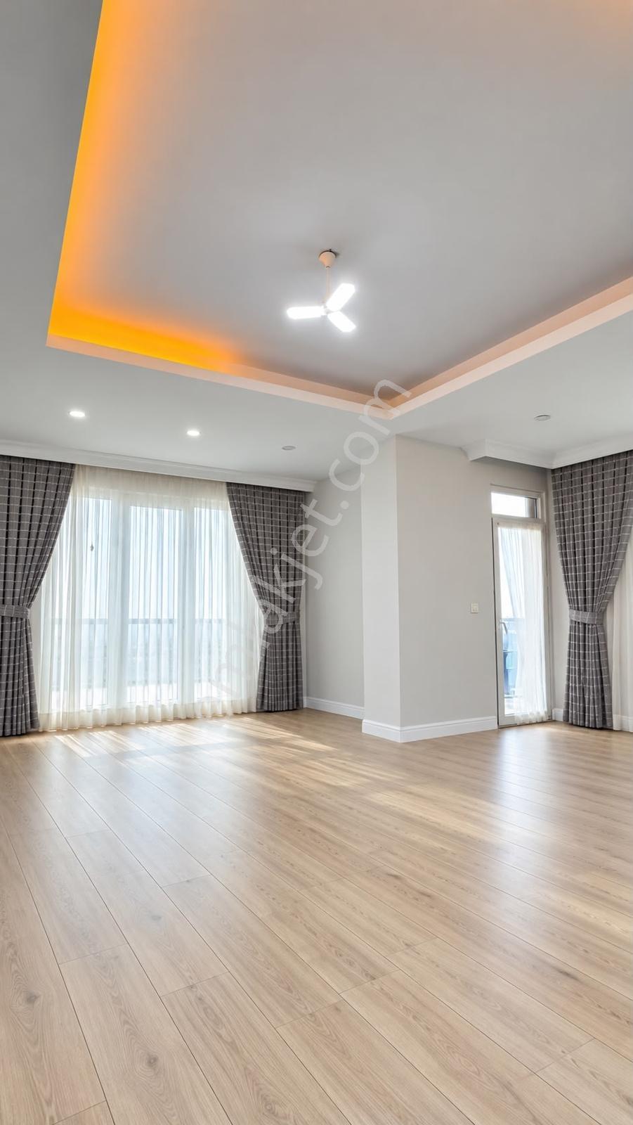 Metrobüsün Dibinde 220m2 5+2 Sıfır Ayarında Fırsat Dublex — fotoğraf 4