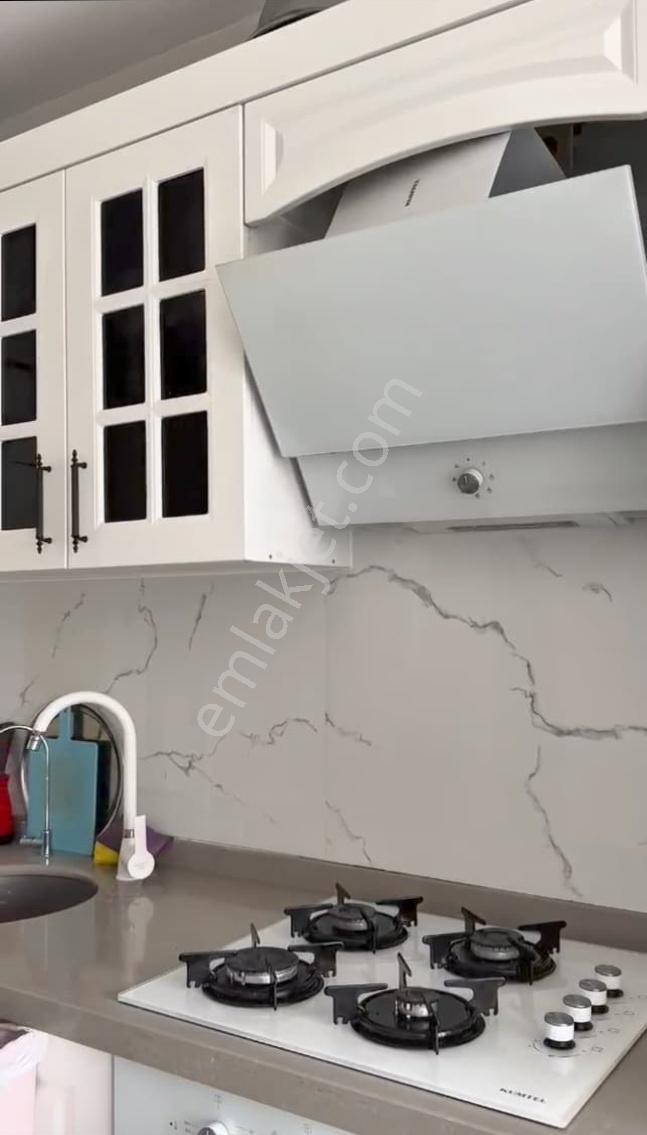 Metrobüsün Dibinde 220m2 5+2 Sıfır Ayarında Fırsat Dublex — fotoğraf 10