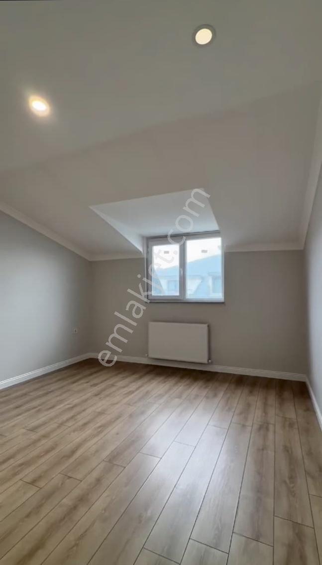 Metrobüsün Dibinde 220m2 5+2 Sıfır Ayarında Fırsat Dublex — fotoğraf 23