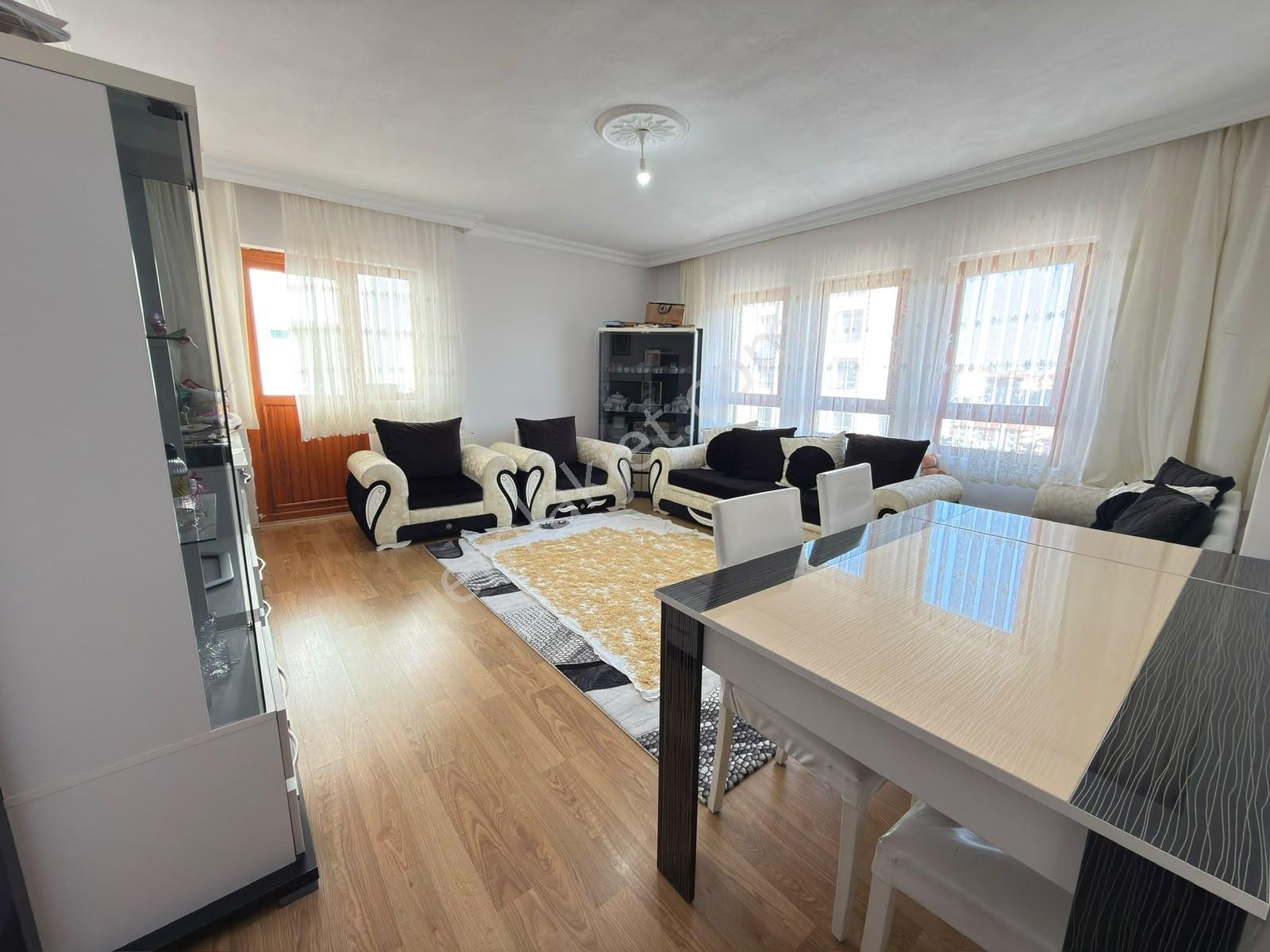 Altınşah Emlak'tan Cadde Üzerinde 125m² 2.kat 3+1 — fotoğraf 2