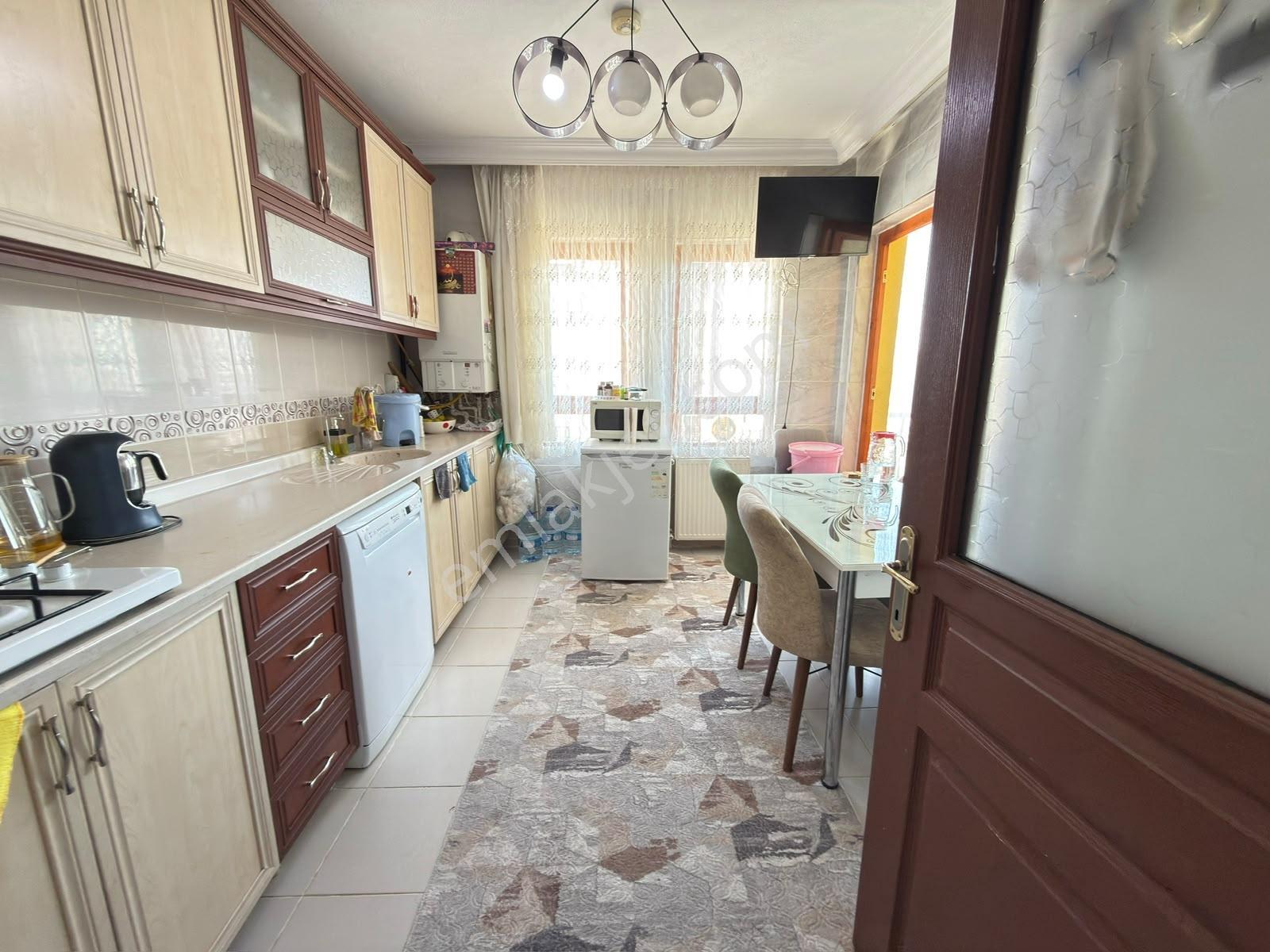Altınşah Emlak'tan Cadde Üzerinde 125m² 2.kat 3+1 — fotoğraf 7