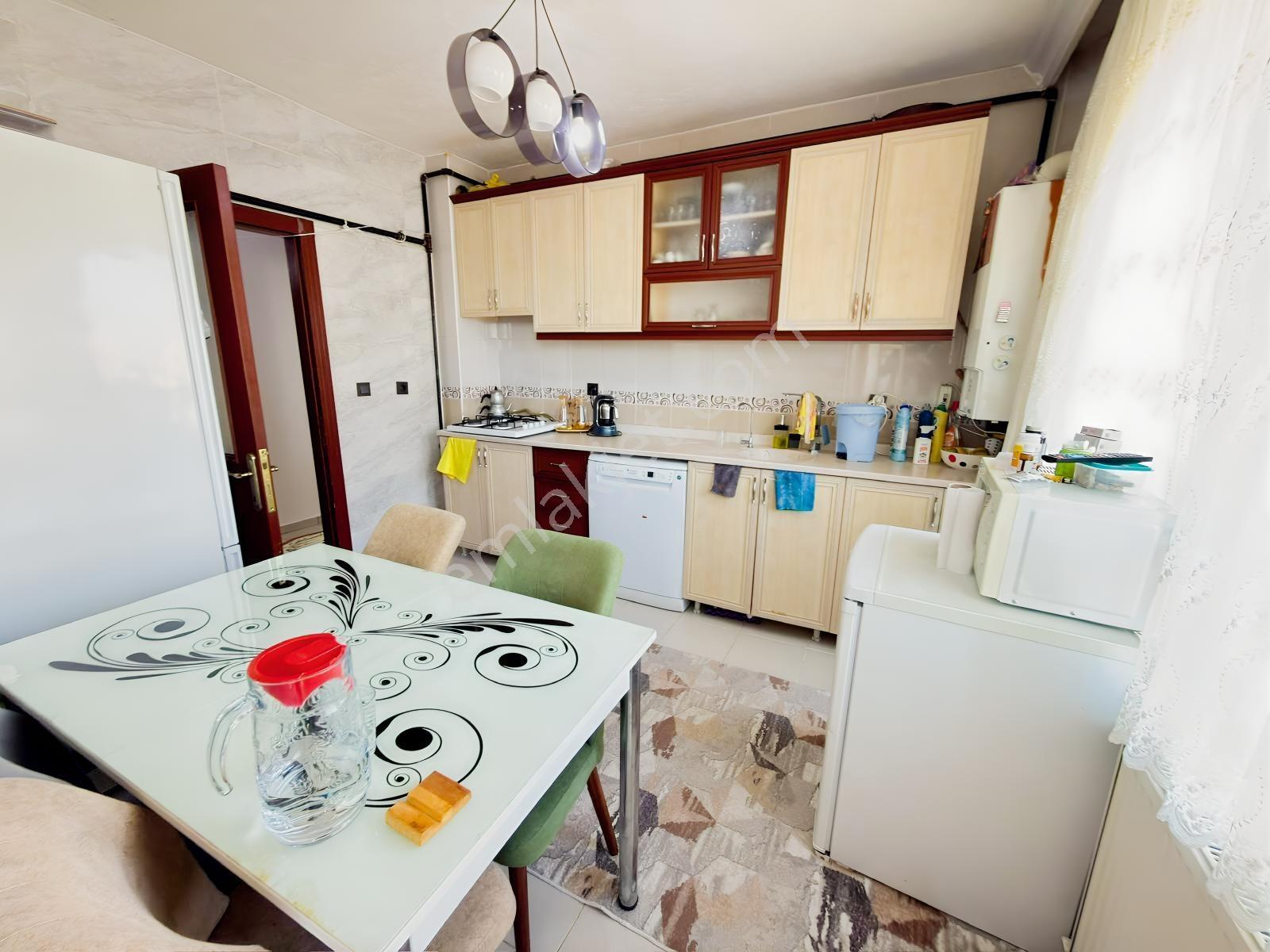 Altınşah Emlak'tan Cadde Üzerinde 125m² 2.kat 3+1 — fotoğraf 8