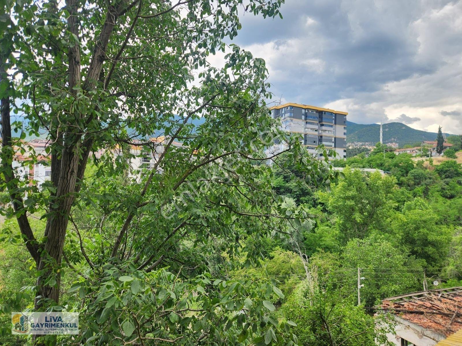 Karabük Yeşil Mahallede Müstakil Binada Satılık 2+1 Daire — fotoğraf 24