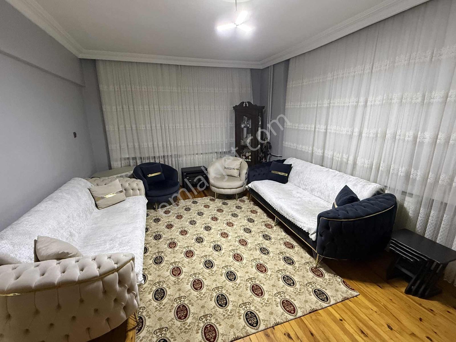 Net Emlaktan Harika Konumda Cadde Üzeri Ful Yapılı Satılık Daire — fotoğraf 2