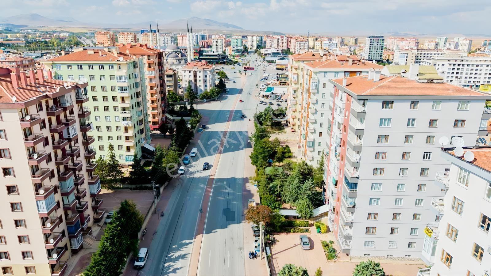 Net Emlaktan Harika Konumda Cadde Üzeri Ful Yapılı Satılık Daire — fotoğraf 18