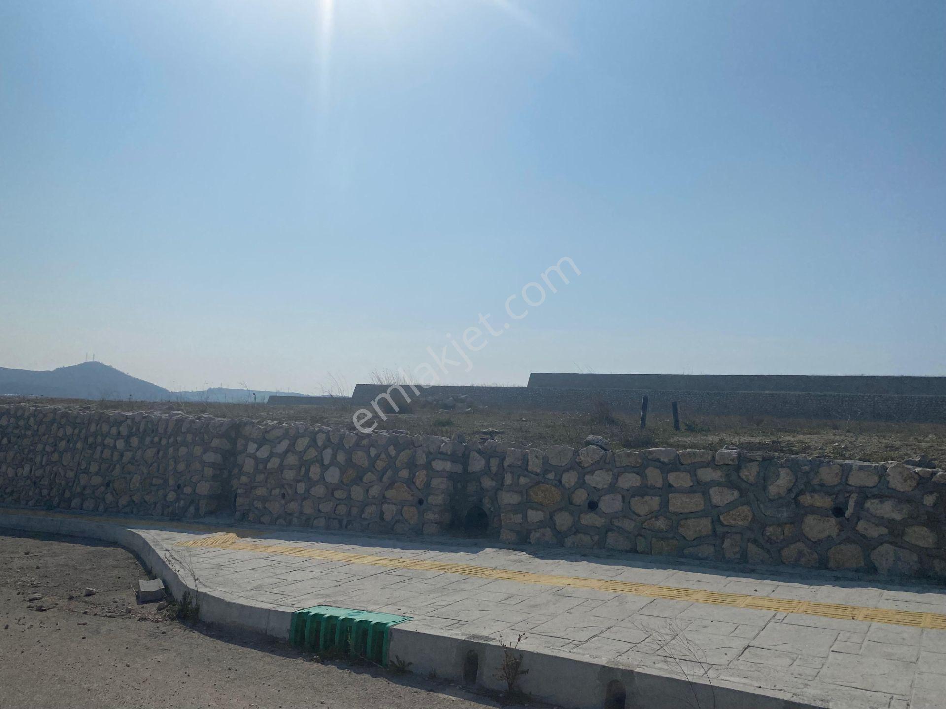 Tosab'da Prestijli Konumda Satılık Sanayi İmarlı Arsa — fotoğraf 4