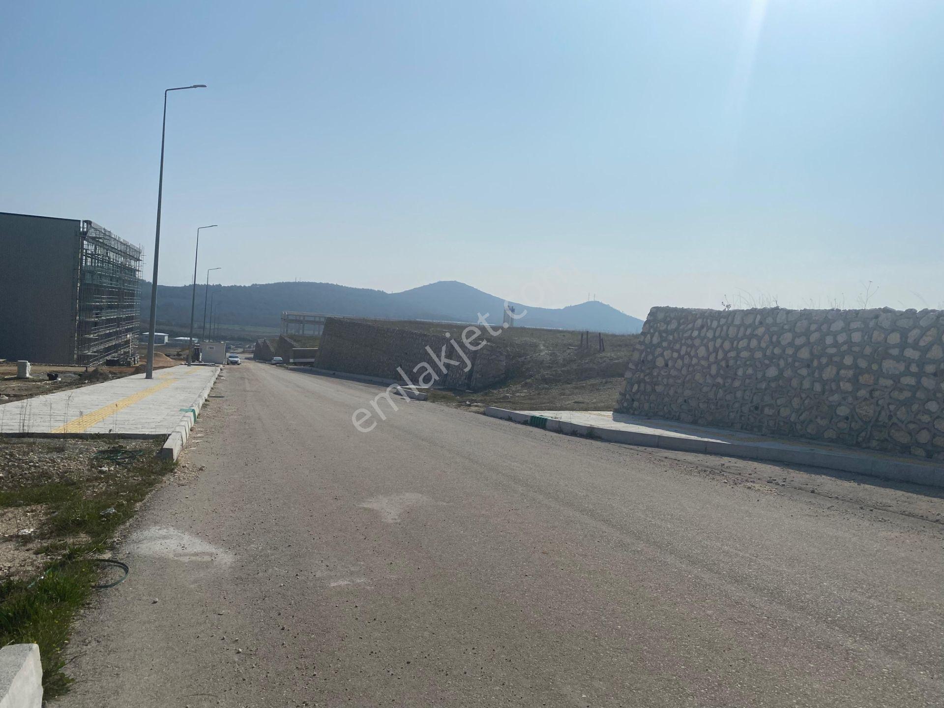 Tosab'da Prestijli Konumda Satılık Sanayi İmarlı Arsa — fotoğraf 6