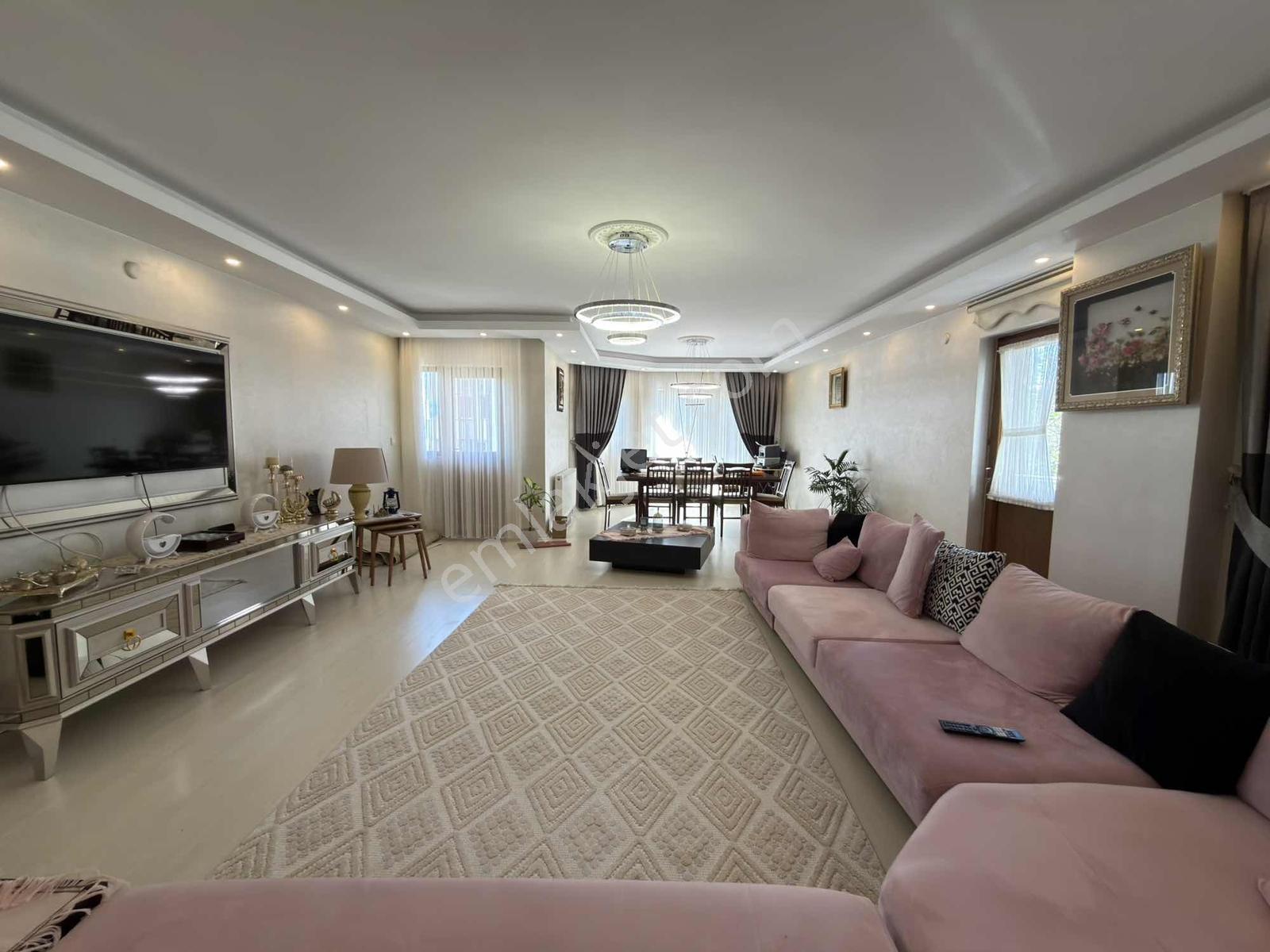 Daireye Özel Bahçe Kullanımıyla Emsalsiz Büyüklükte 6+2 Dubleks — fotoğraf 2