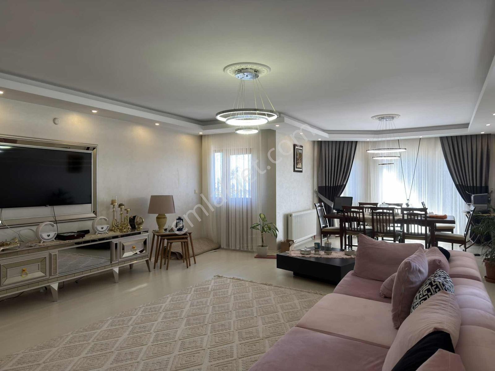 Daireye Özel Bahçe Kullanımıyla Emsalsiz Büyüklükte 6+2 Dubleks — fotoğraf 3