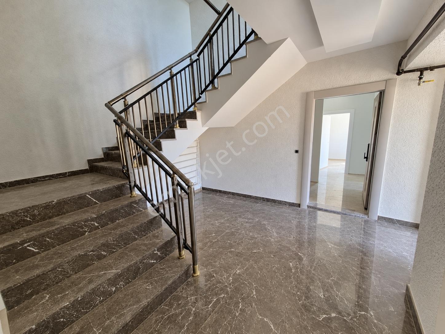 Kartepe'de Site İçerisinde Prestijli Yaşam 3+1 Satılık Daire — fotoğraf 12