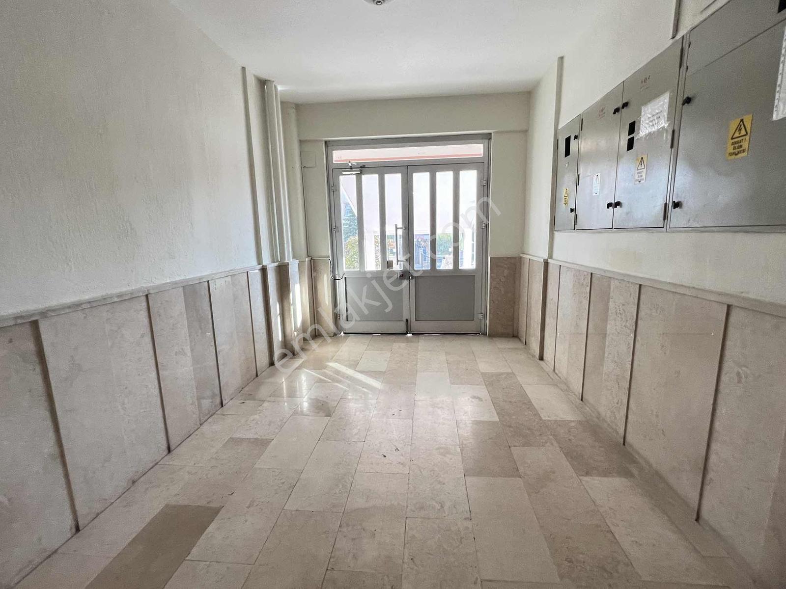Net Emlaktan Ara Kat Güney Cephe Bakımlı Satılık Daire — fotoğraf 29