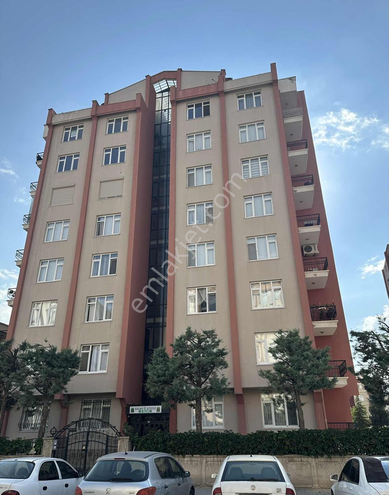 Konplus'tan Yazırda Tramvay Yanı Satılık 7+1 Daire — fotoğraf 2
