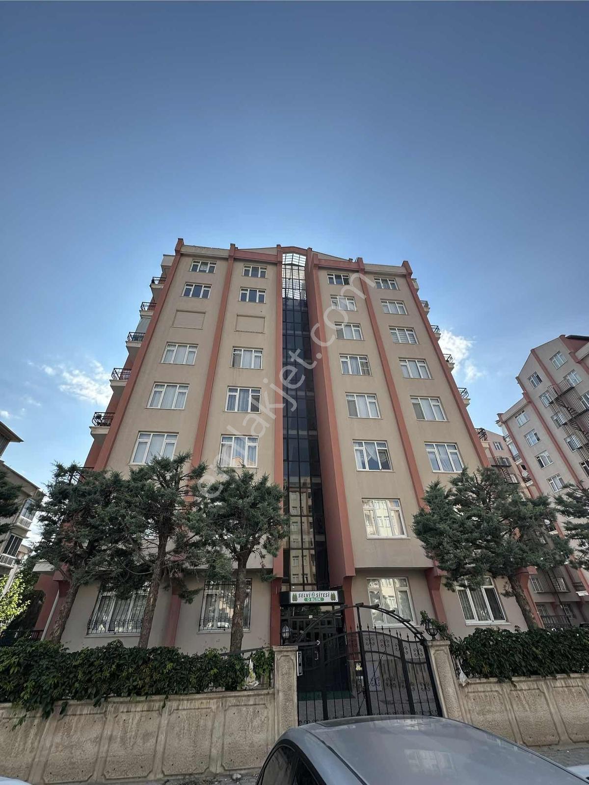 Konplus'tan Yazırda Tramvay Yanı Satılık 7+1 Daire — fotoğraf 3