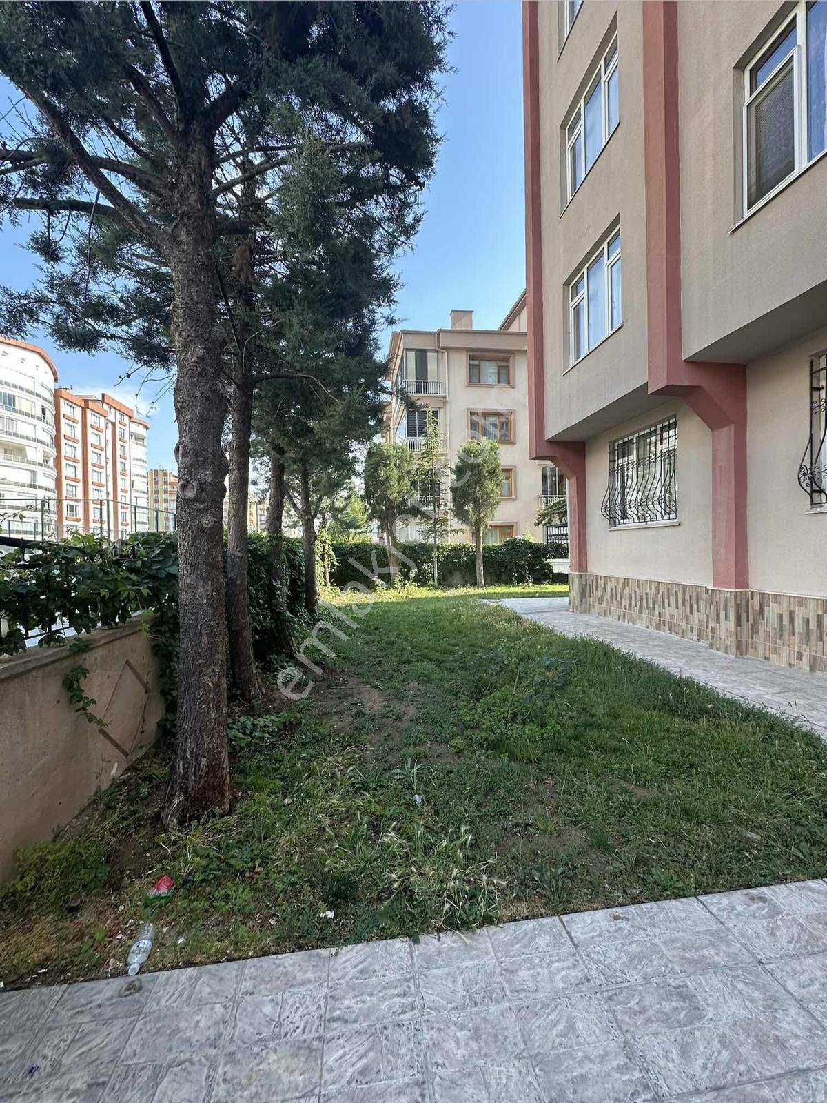 Konplus'tan Yazırda Tramvay Yanı Satılık 7+1 Daire — fotoğraf 6