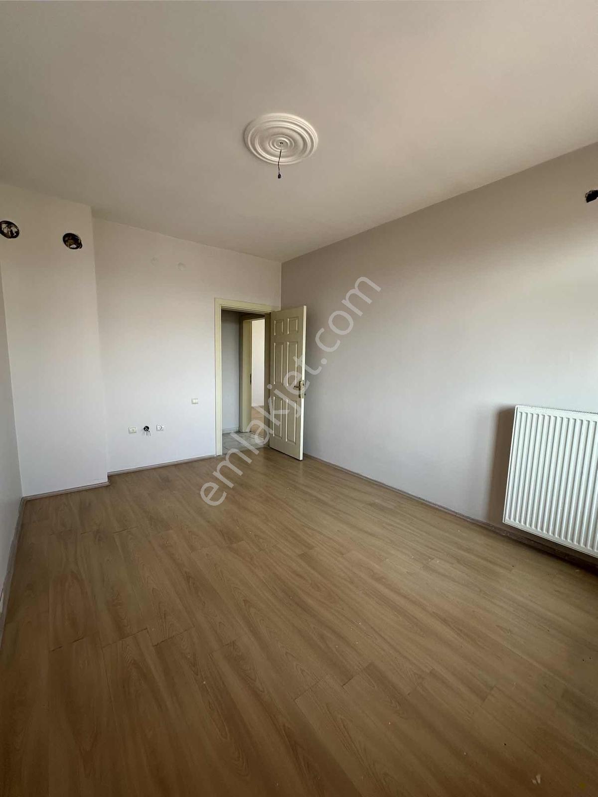 Konplus'tan Yazırda Tramvay Yanı Satılık 7+1 Daire — fotoğraf 10