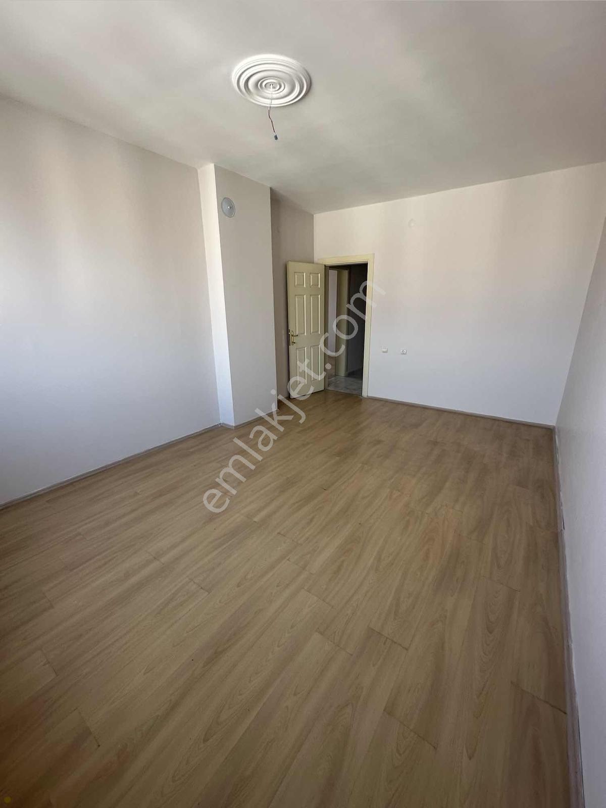 Konplus'tan Yazırda Tramvay Yanı Satılık 7+1 Daire — fotoğraf 12