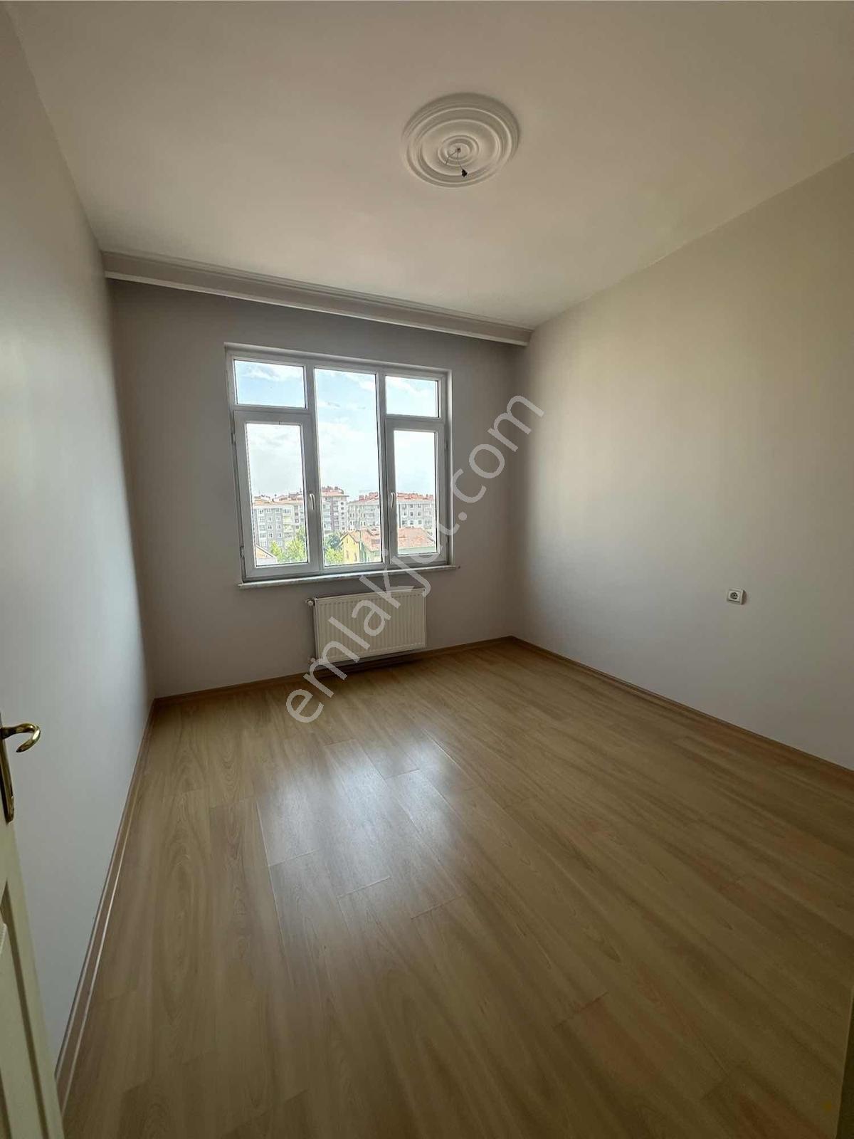 Konplus'tan Yazırda Tramvay Yanı Satılık 7+1 Daire — fotoğraf 25