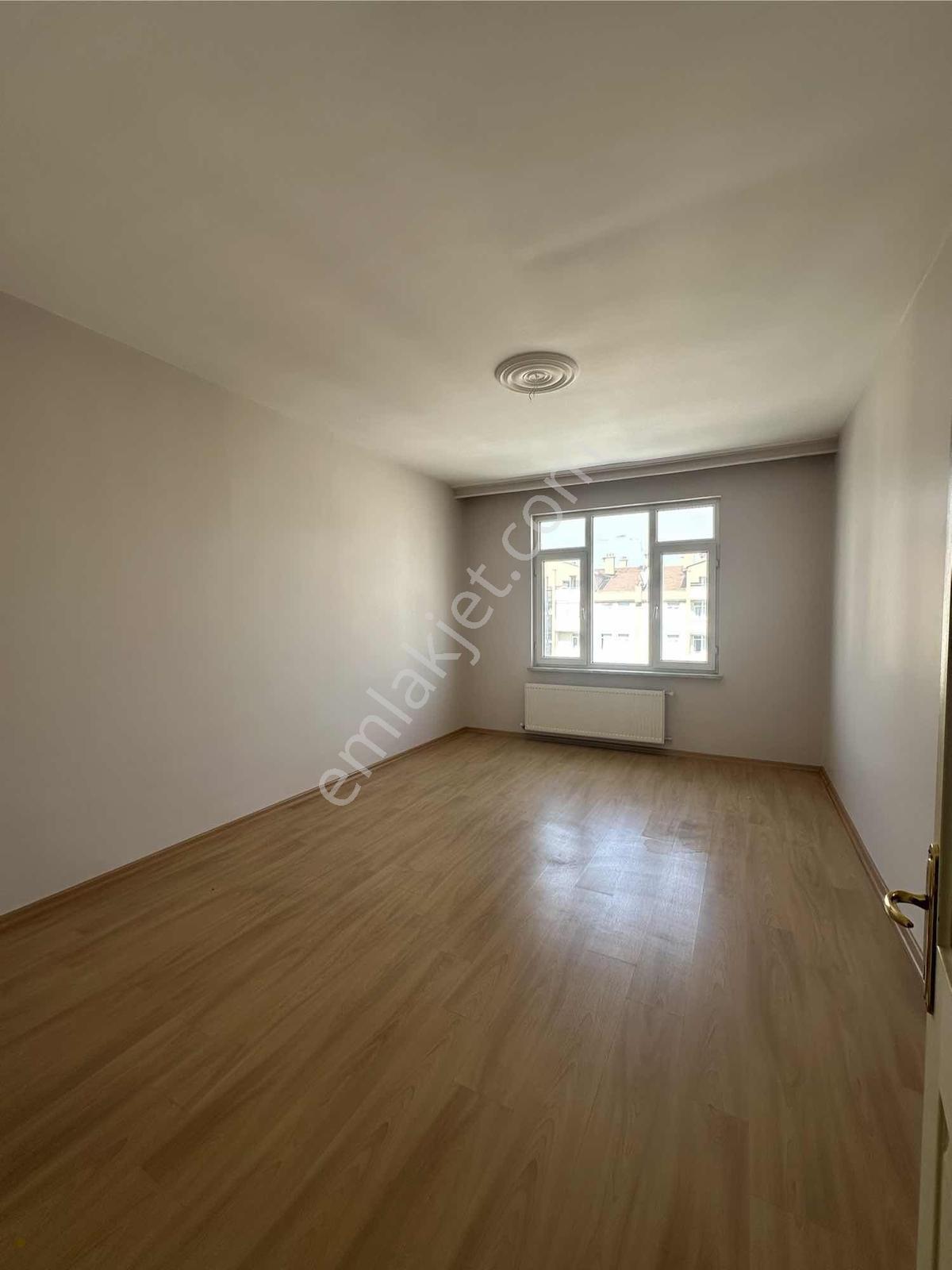 Konplus'tan Yazırda Tramvay Yanı Satılık 7+1 Daire — fotoğraf 27