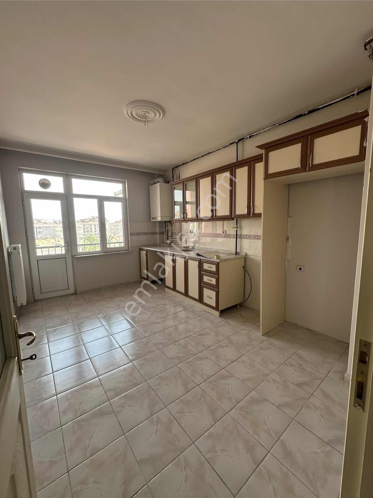 Konplus'tan Yazırda Tramvay Yanı Satılık 7+1 Daire — fotoğraf 28
